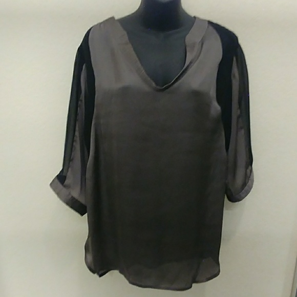 Collective Concepts Blouse with Mesh accents - Picture 2 of 8